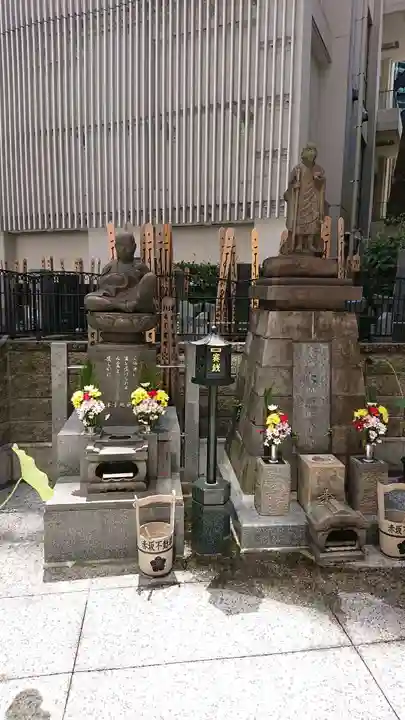 赤坂不動尊威徳寺の地蔵