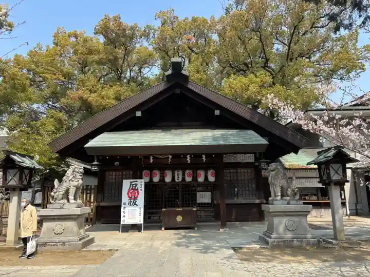 那古野神社の{uncategorized: "未分類", other: "その他", undefined: "問題あり", building: "その他建物", grave: "お墓", sacred_gate: "鳥居", guardian: "狛犬", statue: "像", buddha: "仏像", history: "歴史", nature: "自然", garden: "庭園", animal: "動物", pagoda: "塔", temizu: "手水舎", mountain_gate: "山門・神門", sanctuary: "本殿・本堂", subordinate: "末社・摂社", art: "芸術", scenery: "景色", jizo: "地蔵", ema: "絵馬", goshuin: "御朱印", omikuji: "おみくじ", items: "授与品その他", amulet: "お守り", goshuincho: "御朱印帳", eats: "食事", festival: "お祭り", votive_dance: "神楽", shichigosan: "七五三参", wedding: "結婚式", experience: "体験その他", initially: "初詣", around: "周辺", anti_infection: "感染症対策"}