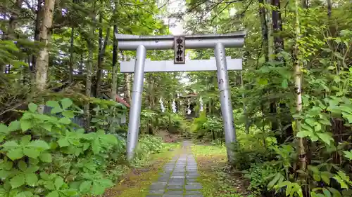 白金神社の鳥居