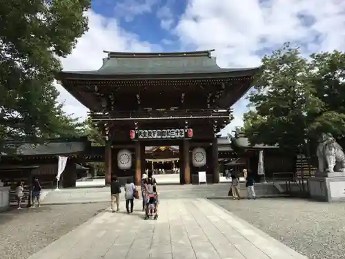 寒川神社の山門・神門