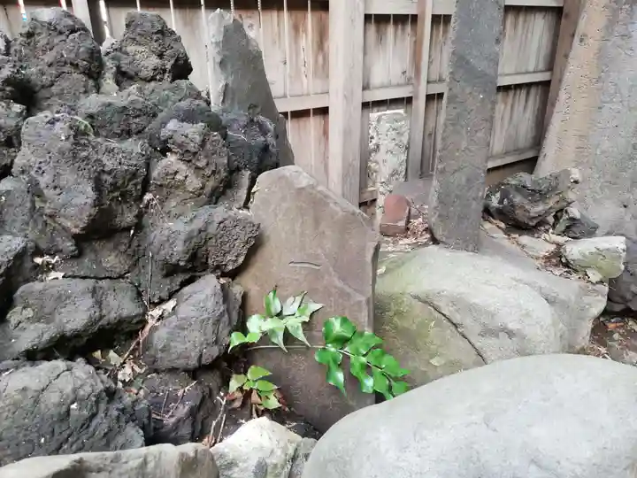 稲荷鬼王神社の末社・摂社