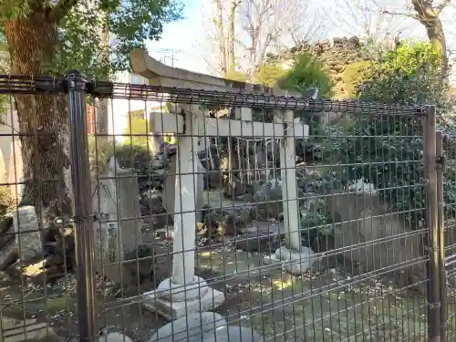 富士浅間神社の{uncategorized: "未分類", other: "その他", undefined: "問題あり", building: "その他建物", grave: "お墓", sacred_gate: "鳥居", guardian: "狛犬", statue: "像", buddha: "仏像", history: "歴史", nature: "自然", garden: "庭園", animal: "動物", pagoda: "塔", temizu: "手水舎", mountain_gate: "山門・神門", sanctuary: "本殿・本堂", subordinate: "末社・摂社", art: "芸術", scenery: "景色", jizo: "地蔵", ema: "絵馬", goshuin: "御朱印", omikuji: "おみくじ", items: "授与品その他", amulet: "お守り", goshuincho: "御朱印帳", eats: "食事", festival: "お祭り", votive_dance: "神楽", shichigosan: "七五三参", wedding: "結婚式", experience: "体験その他", initially: "初詣", around: "周辺", anti_infection: "感染症対策"}