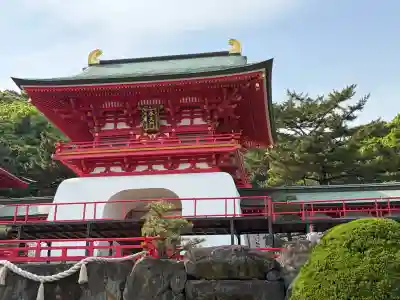 赤間神宮の{uncategorized: "未分類", other: "その他", undefined: "問題あり", building: "その他建物", grave: "お墓", sacred_gate: "鳥居", guardian: "狛犬", statue: "像", buddha: "仏像", history: "歴史", nature: "自然", garden: "庭園", animal: "動物", pagoda: "塔", temizu: "手水舎", mountain_gate: "山門・神門", sanctuary: "本殿・本堂", subordinate: "末社・摂社", art: "芸術", scenery: "景色", jizo: "地蔵", ema: "絵馬", goshuin: "御朱印", omikuji: "おみくじ", items: "授与品その他", amulet: "お守り", goshuincho: "御朱印帳", eats: "食事", festival: "お祭り", votive_dance: "神楽", shichigosan: "七五三参", wedding: "結婚式", experience: "体験その他", initially: "初詣", around: "周辺", anti_infection: "感染症対策"}