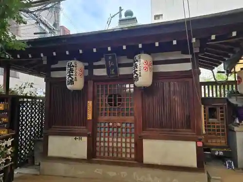 浪速寺の本殿・本堂