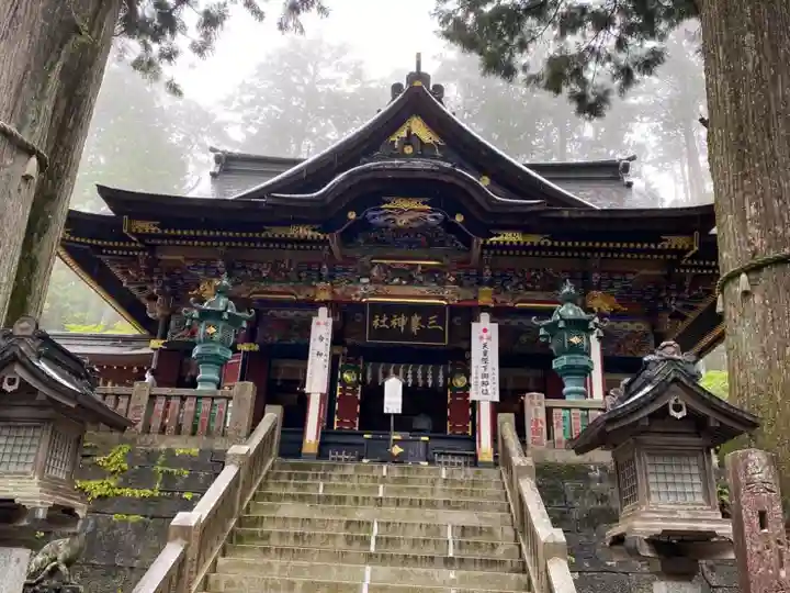 三峯神社の本殿・本堂