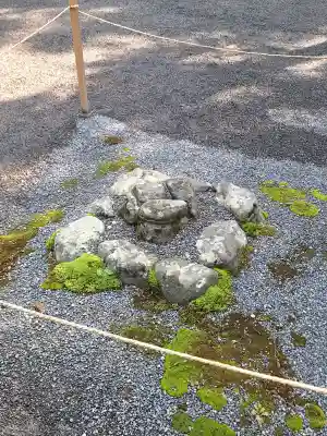 伊勢神宮外宮（豊受大神宮）の{uncategorized: "未分類", other: "その他", undefined: "問題あり", building: "その他建物", grave: "お墓", sacred_gate: "鳥居", guardian: "狛犬", statue: "像", buddha: "仏像", history: "歴史", nature: "自然", garden: "庭園", animal: "動物", pagoda: "塔", temizu: "手水舎", mountain_gate: "山門・神門", sanctuary: "本殿・本堂", subordinate: "末社・摂社", art: "芸術", scenery: "景色", jizo: "地蔵", ema: "絵馬", goshuin: "御朱印", omikuji: "おみくじ", items: "授与品その他", amulet: "お守り", goshuincho: "御朱印帳", eats: "食事", festival: "お祭り", votive_dance: "神楽", shichigosan: "七五三参", wedding: "結婚式", experience: "体験その他", initially: "初詣", around: "周辺", anti_infection: "感染症対策"}