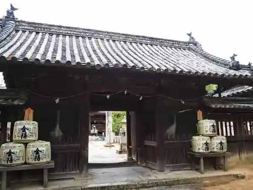 白鳥神社の山門