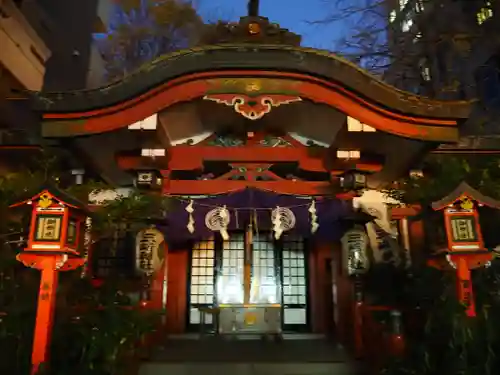 三崎稲荷神社の本殿・本堂