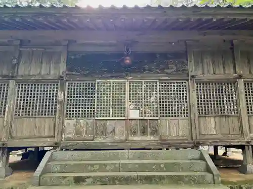 雷神社の本殿