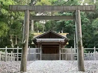 瀧原宮(皇大神宮別宮)の{uncategorized: "未分類", other: "その他", undefined: "問題あり", building: "その他建物", grave: "お墓", sacred_gate: "鳥居", guardian: "狛犬", statue: "像", buddha: "仏像", history: "歴史", nature: "自然", garden: "庭園", animal: "動物", pagoda: "塔", temizu: "手水舎", mountain_gate: "山門・神門", sanctuary: "本殿・本堂", subordinate: "末社・摂社", art: "芸術", scenery: "景色", jizo: "地蔵", ema: "絵馬", goshuin: "御朱印", omikuji: "おみくじ", items: "授与品その他", amulet: "お守り", goshuincho: "御朱印帳", eats: "食事", festival: "お祭り", votive_dance: "神楽", shichigosan: "七五三参", wedding: "結婚式", experience: "体験その他", initially: "初詣", around: "周辺", anti_infection: "感染症対策"}