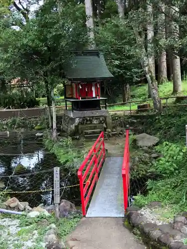 西寒多神社の末社・摂社