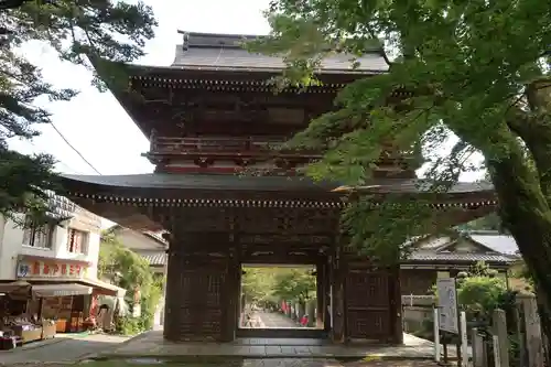 華厳寺の山門