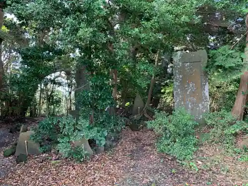 船塚神社の像