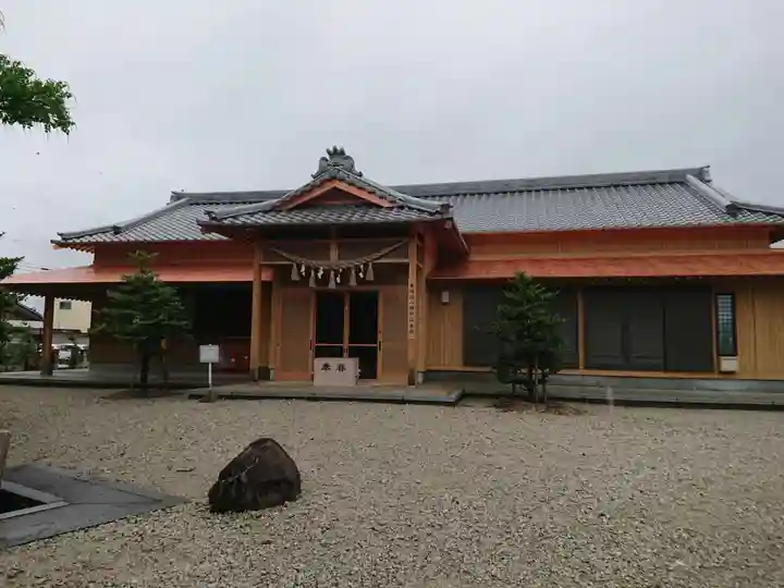 南明治八幡社の本殿・本堂