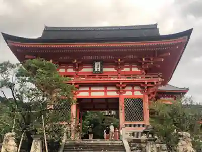 清水寺の山門・神門