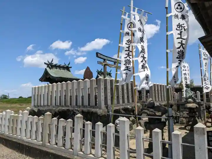熱田社(福屋)の{uncategorized: "未分類", other: "その他", undefined: "問題あり", building: "その他建物", grave: "お墓", sacred_gate: "鳥居", guardian: "狛犬", statue: "像", buddha: "仏像", history: "歴史", nature: "自然", garden: "庭園", animal: "動物", pagoda: "塔", temizu: "手水舎", mountain_gate: "山門・神門", sanctuary: "本殿・本堂", subordinate: "末社・摂社", art: "芸術", scenery: "景色", jizo: "地蔵", ema: "絵馬", goshuin: "御朱印", omikuji: "おみくじ", items: "授与品その他", amulet: "お守り", goshuincho: "御朱印帳", eats: "食事", festival: "お祭り", votive_dance: "神楽", shichigosan: "七五三参", wedding: "結婚式", experience: "体験その他", initially: "初詣", around: "周辺", anti_infection: "感染症対策"}