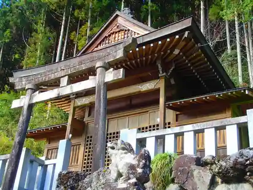 照日神社の本殿・本堂
