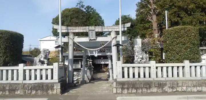 白蛇辨財天の鳥居