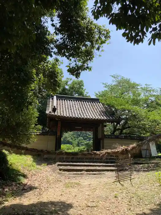 長岳寺の山門