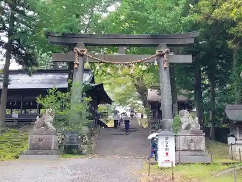 諏訪大社上社前宮の鳥居