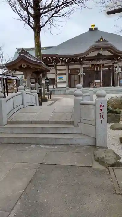 薬師寺の本殿・本堂