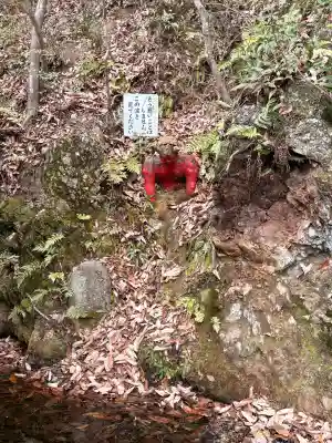 桃太郎神社（栗栖）の{uncategorized: "未分類", other: "その他", undefined: "問題あり", building: "その他建物", grave: "お墓", sacred_gate: "鳥居", guardian: "狛犬", statue: "像", buddha: "仏像", history: "歴史", nature: "自然", garden: "庭園", animal: "動物", pagoda: "塔", temizu: "手水舎", mountain_gate: "山門・神門", sanctuary: "本殿・本堂", subordinate: "末社・摂社", art: "芸術", scenery: "景色", jizo: "地蔵", ema: "絵馬", goshuin: "御朱印", omikuji: "おみくじ", items: "授与品その他", amulet: "お守り", goshuincho: "御朱印帳", eats: "食事", festival: "お祭り", votive_dance: "神楽", shichigosan: "七五三参", wedding: "結婚式", experience: "体験その他", initially: "初詣", around: "周辺", anti_infection: "感染症対策"}