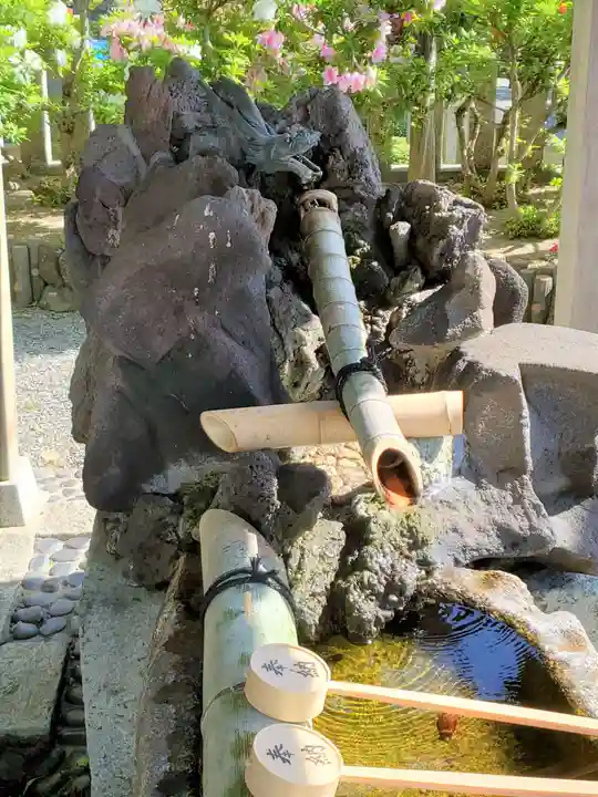 早川神社の手水舎