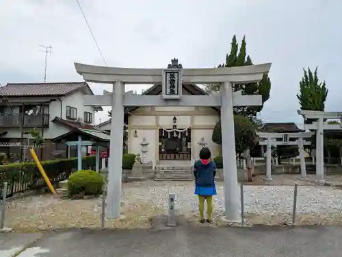 諏訪神社の鳥居