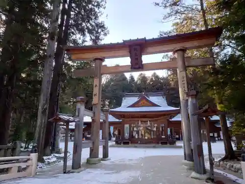 穂高神社本宮の鳥居