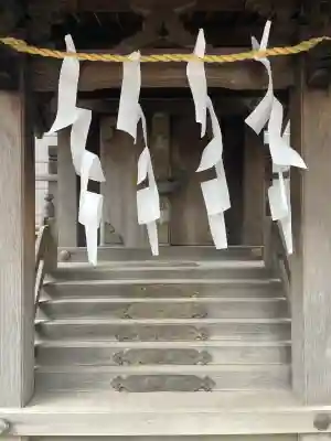 稲荷神社の{uncategorized: "未分類", other: "その他", undefined: "問題あり", building: "その他建物", grave: "お墓", sacred_gate: "鳥居", guardian: "狛犬", statue: "像", buddha: "仏像", history: "歴史", nature: "自然", garden: "庭園", animal: "動物", pagoda: "塔", temizu: "手水舎", mountain_gate: "山門・神門", sanctuary: "本殿・本堂", subordinate: "末社・摂社", art: "芸術", scenery: "景色", jizo: "地蔵", ema: "絵馬", goshuin: "御朱印", omikuji: "おみくじ", items: "授与品その他", amulet: "お守り", goshuincho: "御朱印帳", eats: "食事", festival: "お祭り", votive_dance: "神楽", shichigosan: "七五三参", wedding: "結婚式", experience: "体験その他", initially: "初詣", around: "周辺", anti_infection: "感染症対策"}