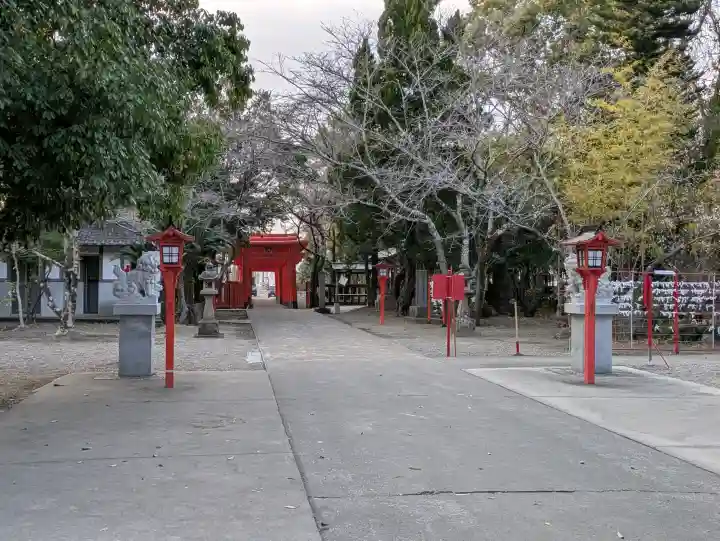 一葉稲荷神社の{uncategorized: "未分類", other: "その他", undefined: "問題あり", building: "その他建物", grave: "お墓", sacred_gate: "鳥居", guardian: "狛犬", statue: "像", buddha: "仏像", history: "歴史", nature: "自然", garden: "庭園", animal: "動物", pagoda: "塔", temizu: "手水舎", mountain_gate: "山門・神門", sanctuary: "本殿・本堂", subordinate: "末社・摂社", art: "芸術", scenery: "景色", jizo: "地蔵", ema: "絵馬", goshuin: "御朱印", omikuji: "おみくじ", items: "授与品その他", amulet: "お守り", goshuincho: "御朱印帳", eats: "食事", festival: "お祭り", votive_dance: "神楽", shichigosan: "七五三参", wedding: "結婚式", experience: "体験その他", initially: "初詣", around: "周辺", anti_infection: "感染症対策"}