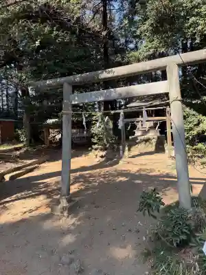 三ケ尻八幡神社の{uncategorized: "未分類", other: "その他", undefined: "問題あり", building: "その他建物", grave: "お墓", sacred_gate: "鳥居", guardian: "狛犬", statue: "像", buddha: "仏像", history: "歴史", nature: "自然", garden: "庭園", animal: "動物", pagoda: "塔", temizu: "手水舎", mountain_gate: "山門・神門", sanctuary: "本殿・本堂", subordinate: "末社・摂社", art: "芸術", scenery: "景色", jizo: "地蔵", ema: "絵馬", goshuin: "御朱印", omikuji: "おみくじ", items: "授与品その他", amulet: "お守り", goshuincho: "御朱印帳", eats: "食事", festival: "お祭り", votive_dance: "神楽", shichigosan: "七五三参", wedding: "結婚式", experience: "体験その他", initially: "初詣", around: "周辺", anti_infection: "感染症対策"}