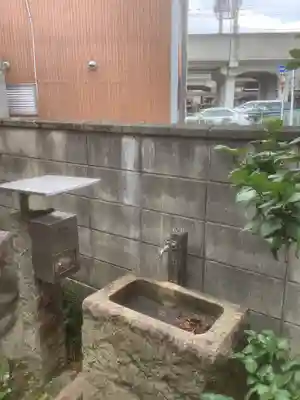 稲荷神社の手水舎