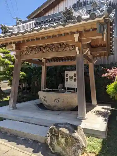 影向寺の手水舎