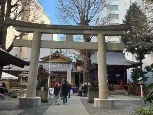 日本橋日枝神社の{uncategorized: "未分類", other: "その他", undefined: "問題あり", building: "その他建物", grave: "お墓", sacred_gate: "鳥居", guardian: "狛犬", statue: "像", buddha: "仏像", history: "歴史", nature: "自然", garden: "庭園", animal: "動物", pagoda: "塔", temizu: "手水舎", mountain_gate: "山門・神門", sanctuary: "本殿・本堂", subordinate: "末社・摂社", art: "芸術", scenery: "景色", jizo: "地蔵", ema: "絵馬", goshuin: "御朱印", omikuji: "おみくじ", items: "授与品その他", amulet: "お守り", goshuincho: "御朱印帳", eats: "食事", festival: "お祭り", votive_dance: "神楽", shichigosan: "七五三参", wedding: "結婚式", experience: "体験その他", initially: "初詣", around: "周辺", anti_infection: "感染症対策"}