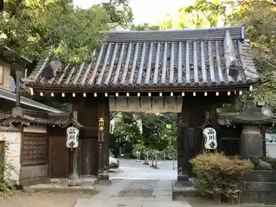 品川寺の山門・神門