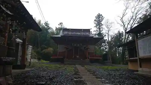 新山神社の本殿