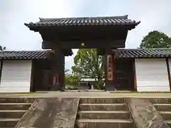 大安寺の山門