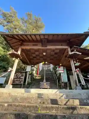 蟻通神社の{uncategorized: "未分類", other: "その他", undefined: "問題あり", building: "その他建物", grave: "お墓", sacred_gate: "鳥居", guardian: "狛犬", statue: "像", buddha: "仏像", history: "歴史", nature: "自然", garden: "庭園", animal: "動物", pagoda: "塔", temizu: "手水舎", mountain_gate: "山門・神門", sanctuary: "本殿・本堂", subordinate: "末社・摂社", art: "芸術", scenery: "景色", jizo: "地蔵", ema: "絵馬", goshuin: "御朱印", omikuji: "おみくじ", items: "授与品その他", amulet: "お守り", goshuincho: "御朱印帳", eats: "食事", festival: "お祭り", votive_dance: "神楽", shichigosan: "七五三参", wedding: "結婚式", experience: "体験その他", initially: "初詣", around: "周辺", anti_infection: "感染症対策"}