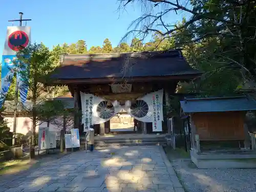 熊野本宮大社の山門・神門