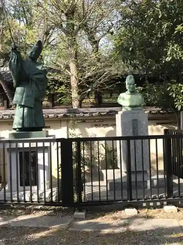 香取神社の像