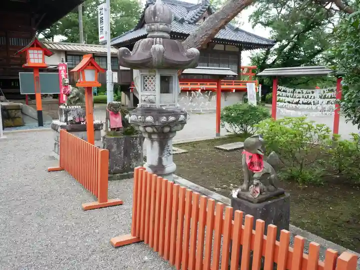 尾曳稲荷神社の狛犬