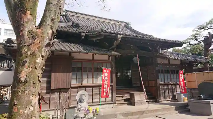 魚籃寺の本殿・本堂