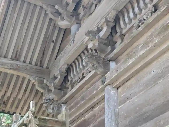 知井八幡神社の{uncategorized: "未分類", other: "その他", undefined: "問題あり", building: "その他建物", grave: "お墓", sacred_gate: "鳥居", guardian: "狛犬", statue: "像", buddha: "仏像", history: "歴史", nature: "自然", garden: "庭園", animal: "動物", pagoda: "塔", temizu: "手水舎", mountain_gate: "山門・神門", sanctuary: "本殿・本堂", subordinate: "末社・摂社", art: "芸術", scenery: "景色", jizo: "地蔵", ema: "絵馬", goshuin: "御朱印", omikuji: "おみくじ", items: "授与品その他", amulet: "お守り", goshuincho: "御朱印帳", eats: "食事", festival: "お祭り", votive_dance: "神楽", shichigosan: "七五三参", wedding: "結婚式", experience: "体験その他", initially: "初詣", around: "周辺", anti_infection: "感染症対策"}