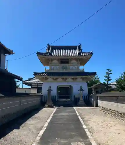 勅願院 観音寺の山門