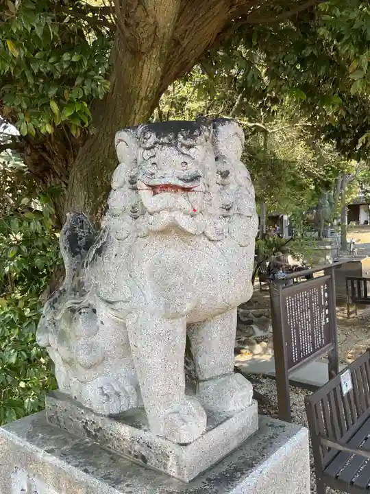 上地八幡宮の狛犬