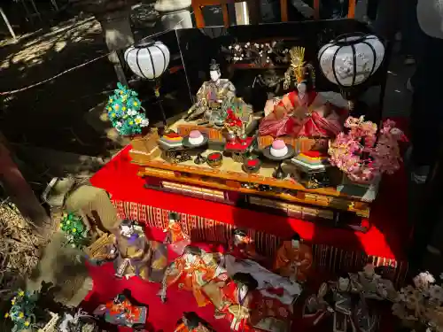 座間神社の{uncategorized: "未分類", other: "その他", undefined: "問題あり", building: "その他建物", grave: "お墓", sacred_gate: "鳥居", guardian: "狛犬", statue: "像", buddha: "仏像", history: "歴史", nature: "自然", garden: "庭園", animal: "動物", pagoda: "塔", temizu: "手水舎", mountain_gate: "山門・神門", sanctuary: "本殿・本堂", subordinate: "末社・摂社", art: "芸術", scenery: "景色", jizo: "地蔵", ema: "絵馬", goshuin: "御朱印", omikuji: "おみくじ", items: "授与品その他", amulet: "お守り", goshuincho: "御朱印帳", eats: "食事", festival: "お祭り", votive_dance: "神楽", shichigosan: "七五三参", wedding: "結婚式", experience: "体験その他", initially: "初詣", around: "周辺", anti_infection: "感染症対策"}