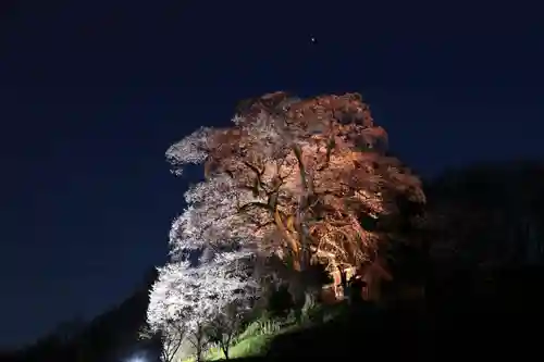 天神さまの祠の景色