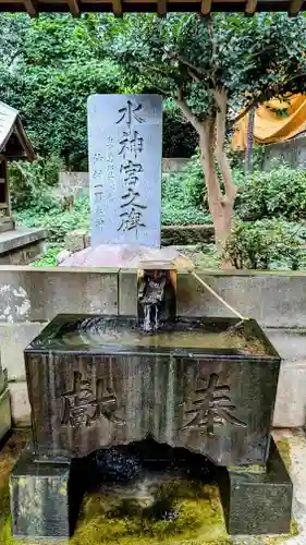 前原御嶽神社の手水舎
