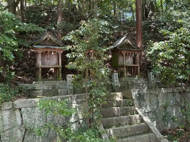 葛木坐火雷神社の{uncategorized: "未分類", other: "その他", undefined: "問題あり", building: "その他建物", grave: "お墓", sacred_gate: "鳥居", guardian: "狛犬", statue: "像", buddha: "仏像", history: "歴史", nature: "自然", garden: "庭園", animal: "動物", pagoda: "塔", temizu: "手水舎", mountain_gate: "山門・神門", sanctuary: "本殿・本堂", subordinate: "末社・摂社", art: "芸術", scenery: "景色", jizo: "地蔵", ema: "絵馬", goshuin: "御朱印", omikuji: "おみくじ", items: "授与品その他", amulet: "お守り", goshuincho: "御朱印帳", eats: "食事", festival: "お祭り", votive_dance: "神楽", shichigosan: "七五三参", wedding: "結婚式", experience: "体験その他", initially: "初詣", around: "周辺", anti_infection: "感染症対策"}